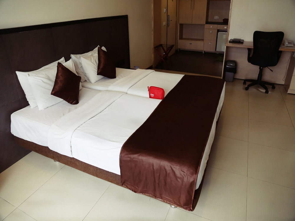 Фото Oyo 697 The Sirona Hotel