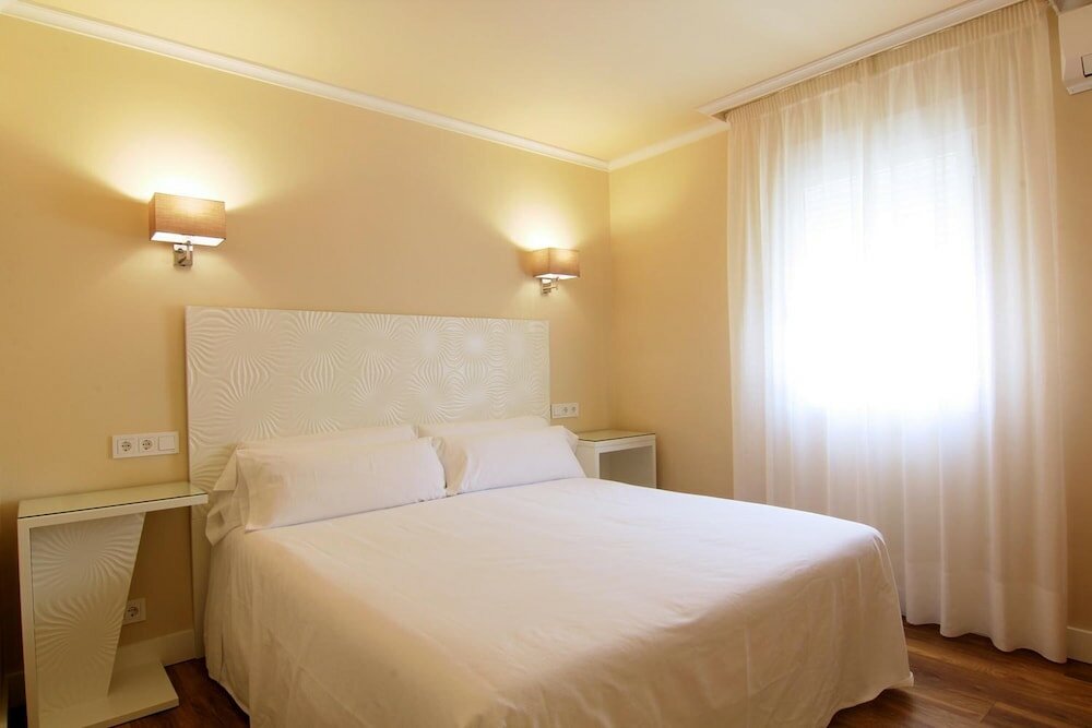 Фото Hostal los Castañuelos