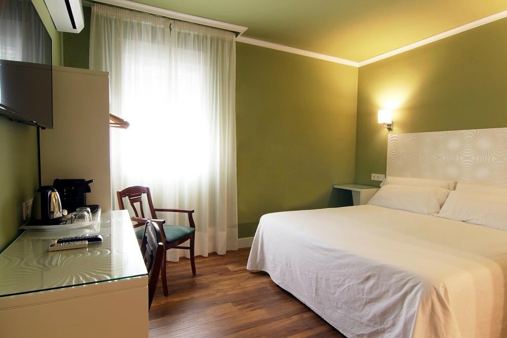 Фото Hostal los Castañuelos