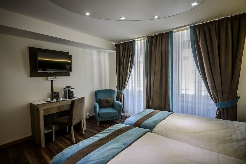 Фото Hotel Rousseau