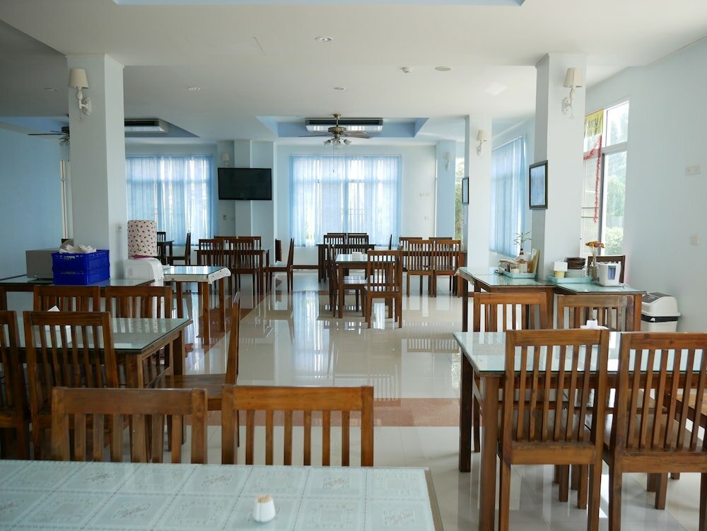 Фото Baandoungkamol Hotel