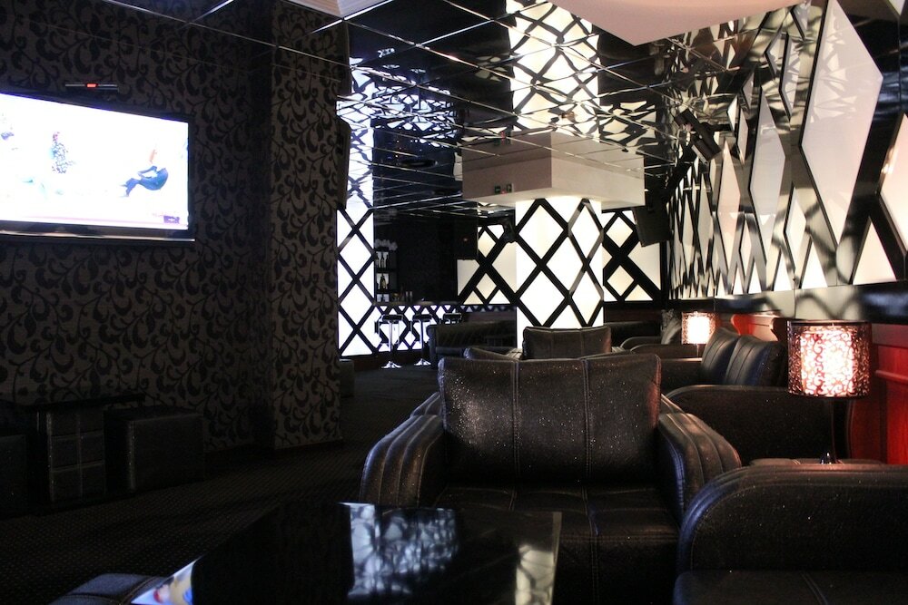 Фото Shiroka Laka Hotel