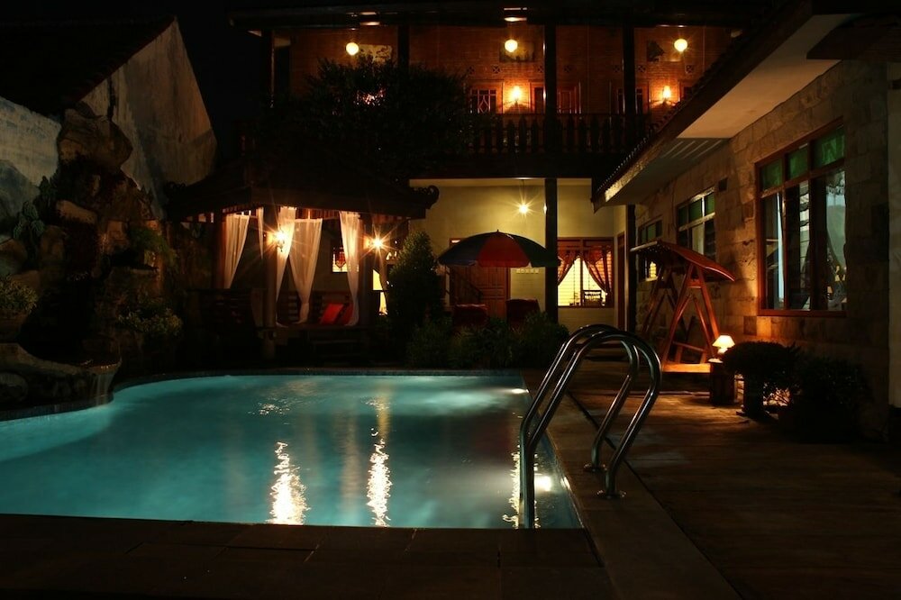 Фото Marry Ind Vila & Guest House Gunung Kawi Malang