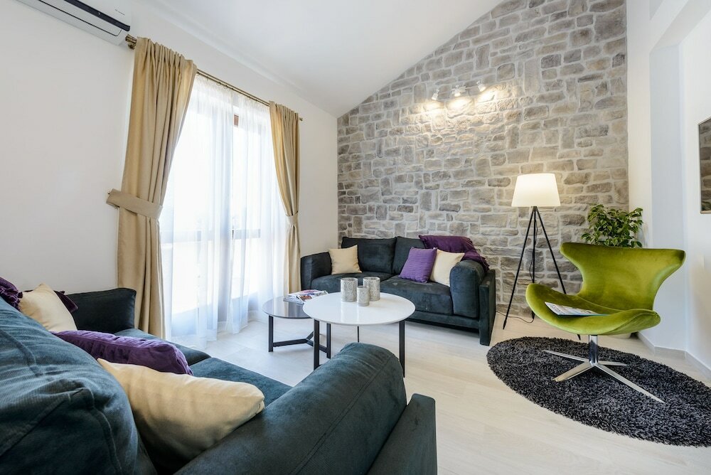 Фото Holiday Home with Private heated Pool, Sea view & Basketball Court