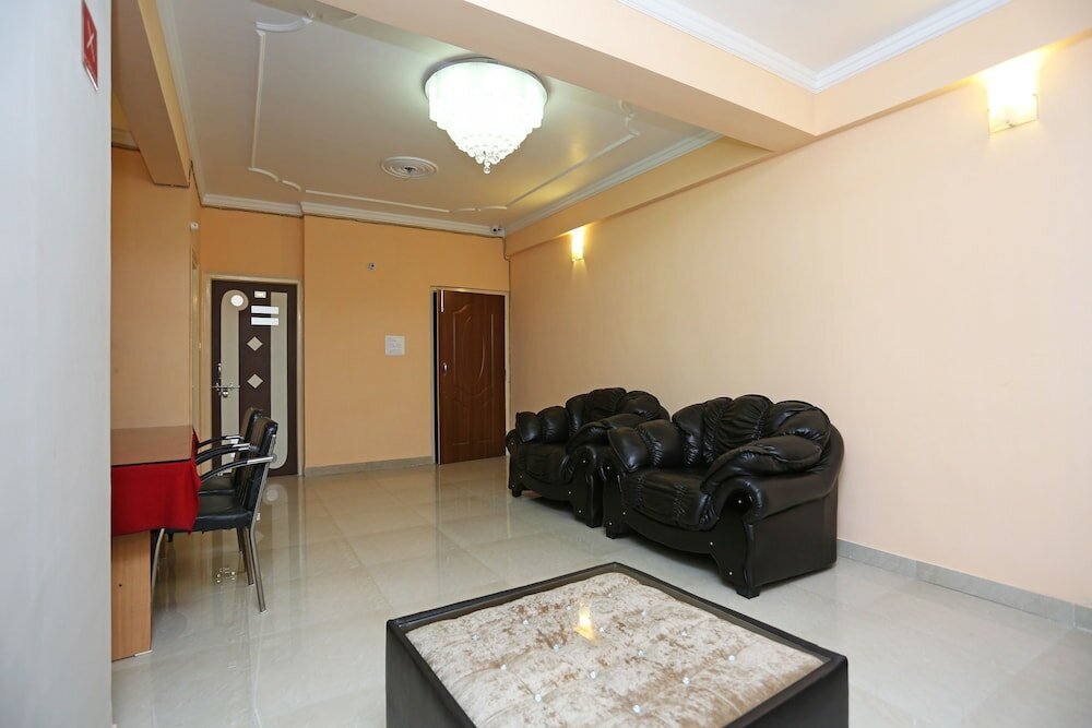 Фото Oyo 10456 A R Residency