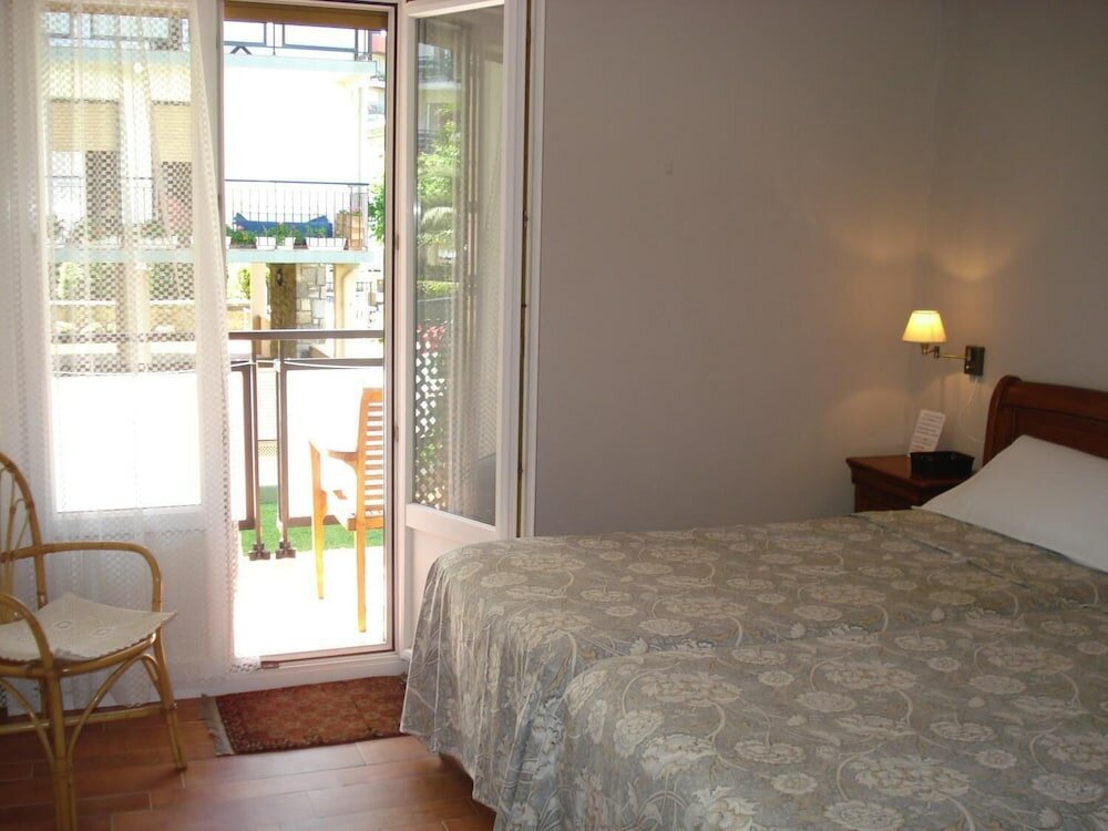 Фото Pensión Zarauz Playa