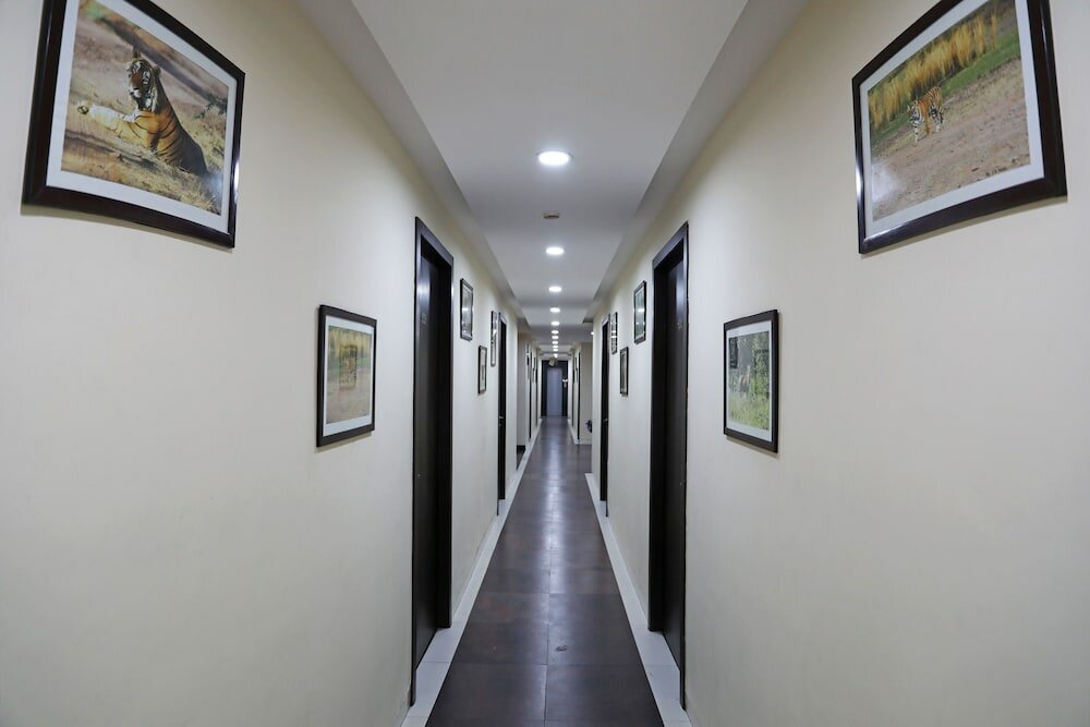 Фото Hotel Flowers Inn