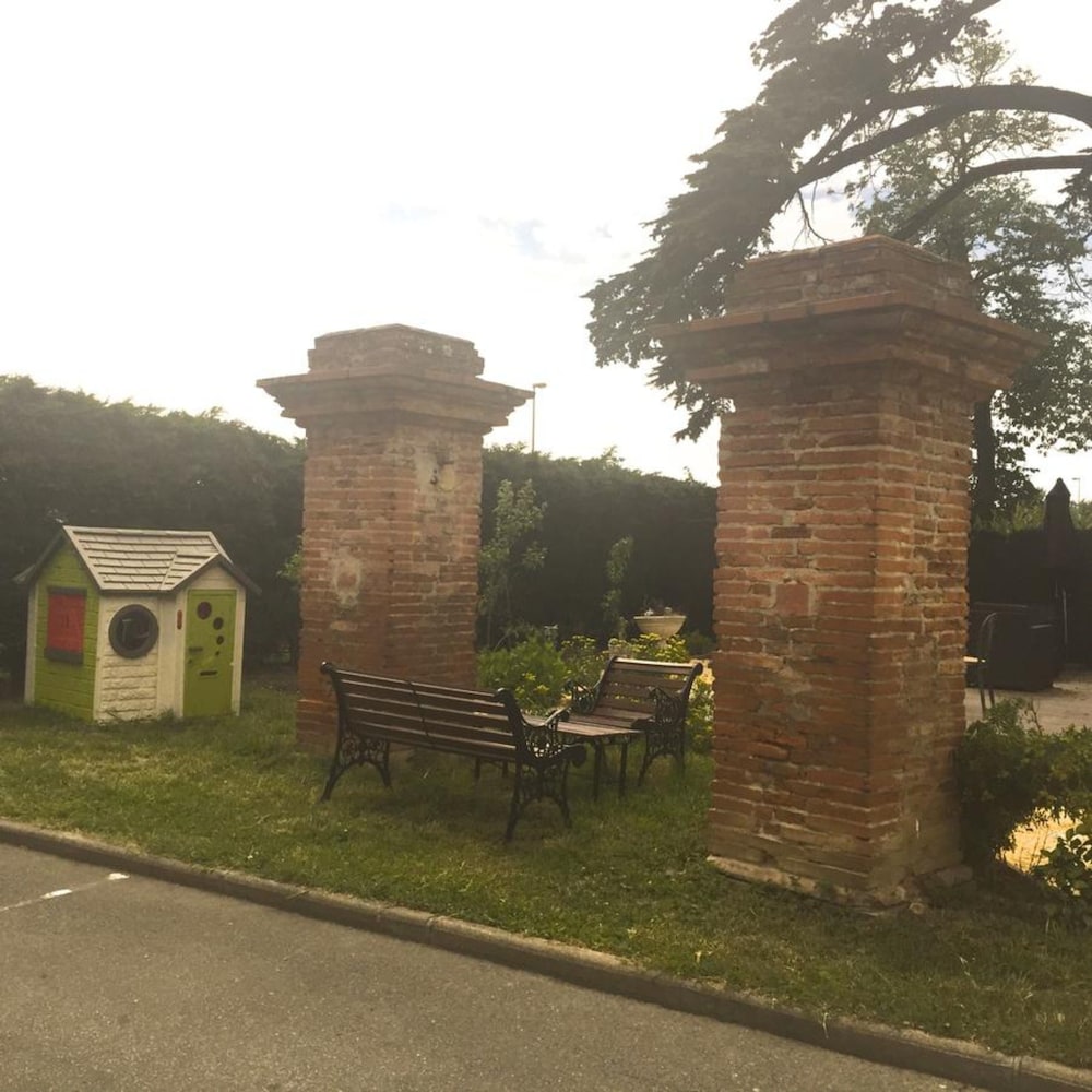 Фото Fasthotel Toulouse Muret