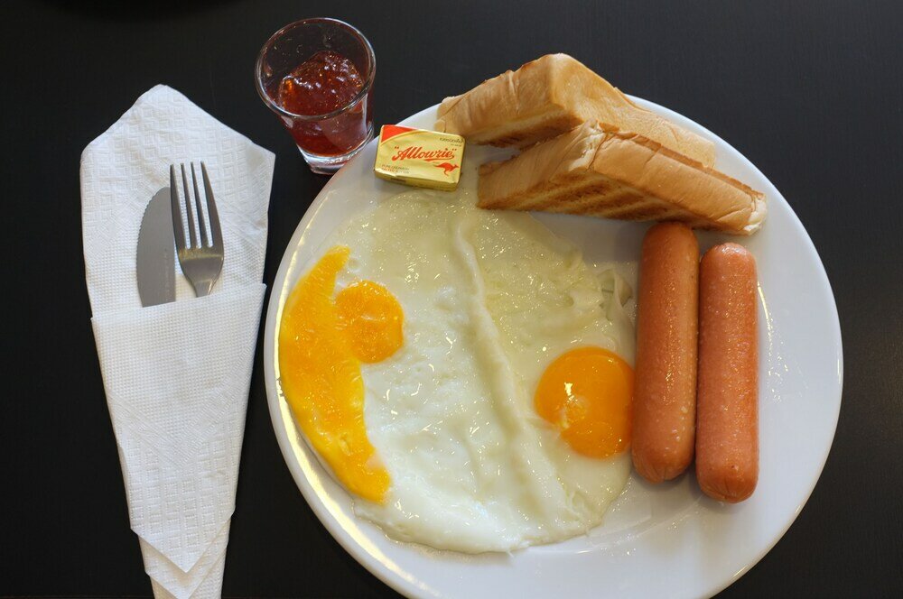 Фото Warm Well Hostel Kanchanaburi