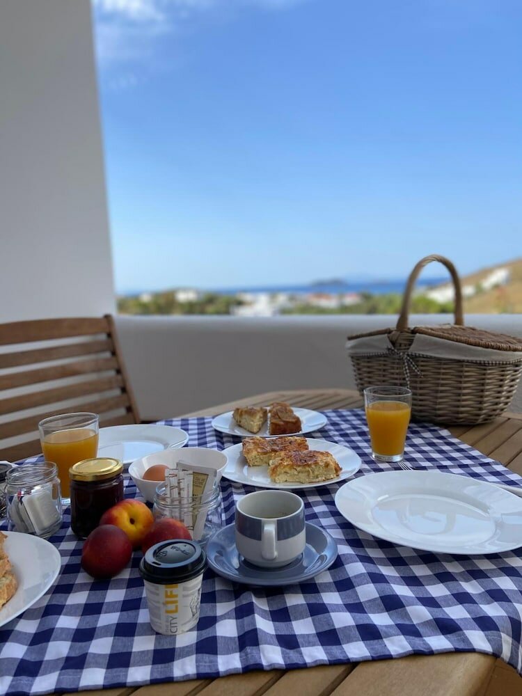 Фото Spanos Apartments