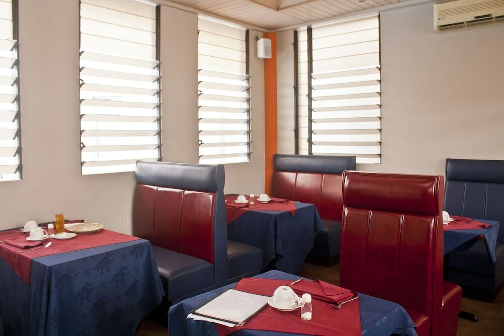 Фото The Congress Hotel