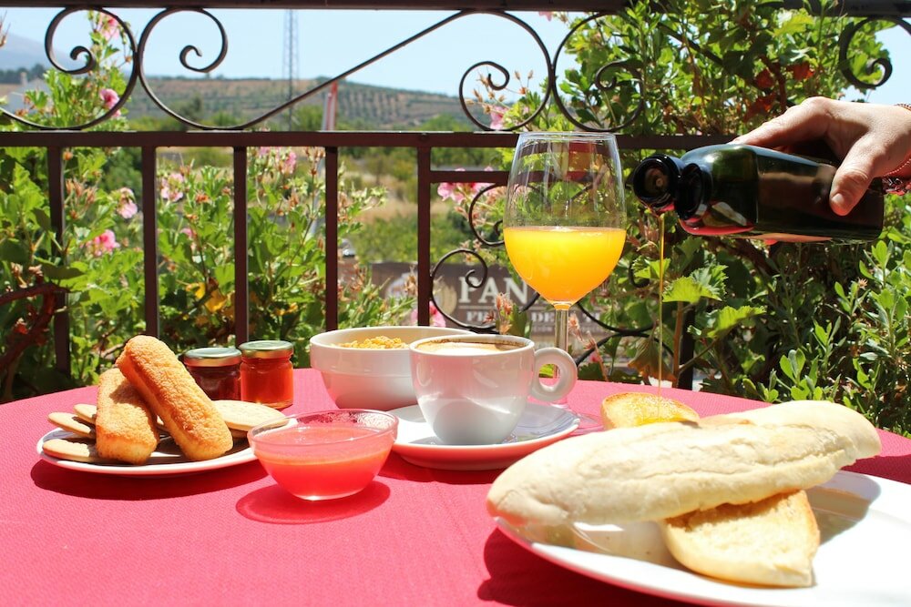 Фото Hostal y Apartamento Rural Los Naranjos