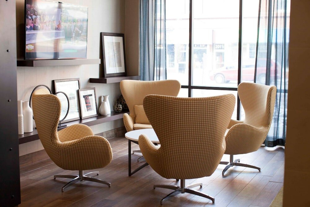 Фото Hampton Inn & Suites Downtown St. Paul