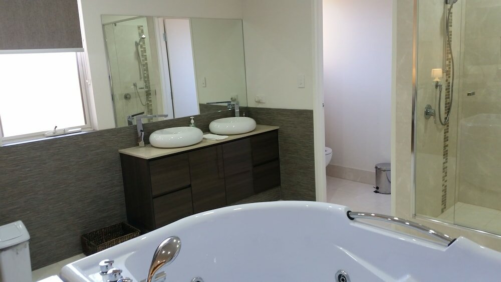 Фото Wyatt Retreat