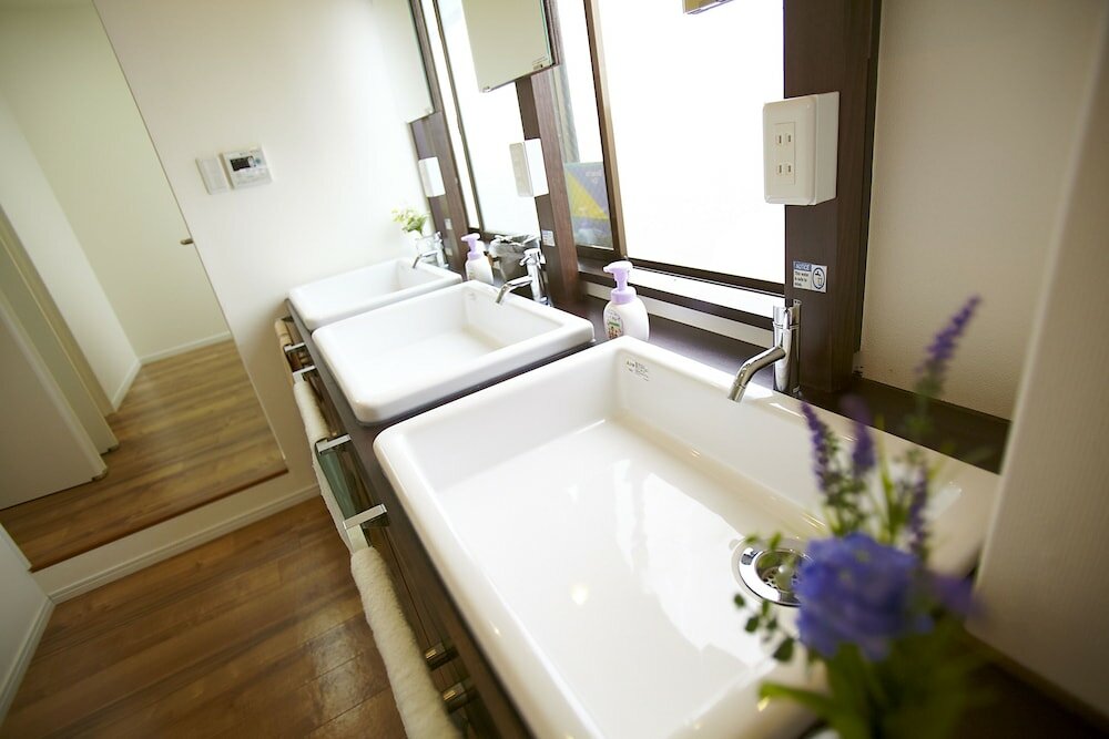 Фото Bonfire Hostel Osaka