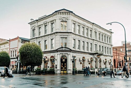 Внешний вид отеля Dashwood Manor Seaside Bed & Breakfast в Виктории, фото 3