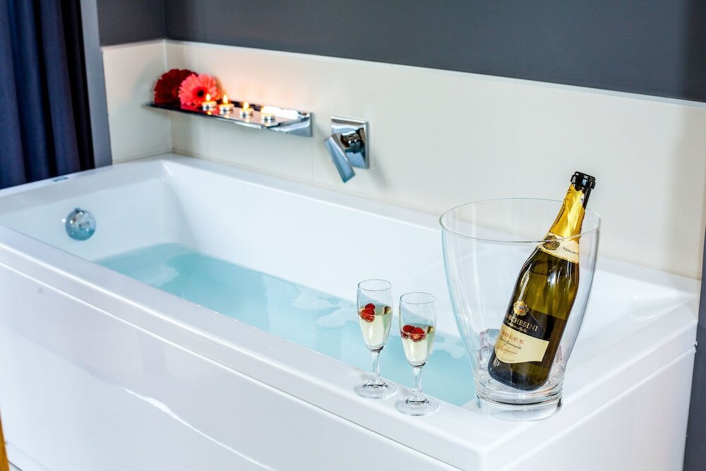 Фото Maxim bed and breakfast Suite Rooms