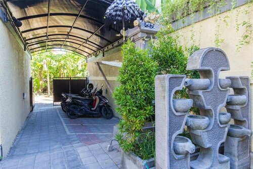 Гостиница RedDoorz @ Tegal Sari Berawa
