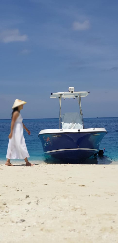 Фото Luau Beach Inn