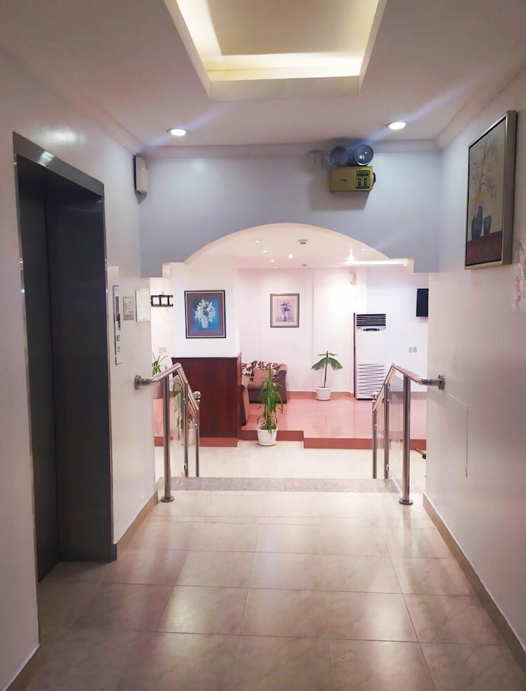 Фото Khalifa Tower Hotel Apartments