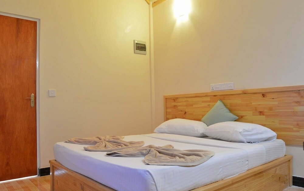 Фото Local Island Inn