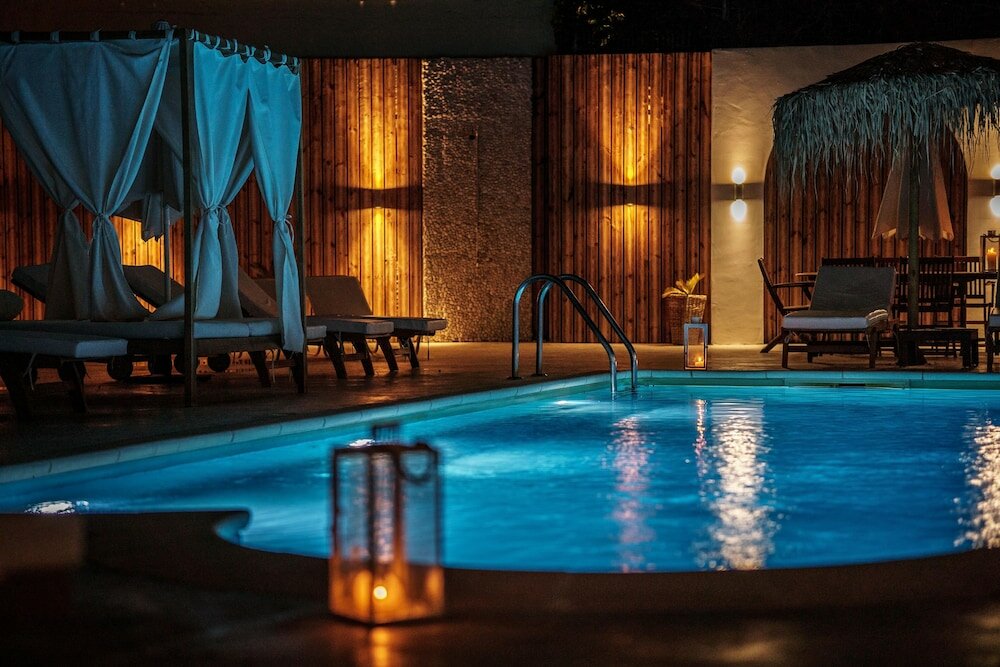 Фото Manias Hotel Apartments