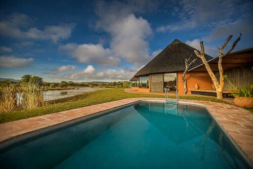 Гостиница Mount Etjo Safari Lodge в Намибии
