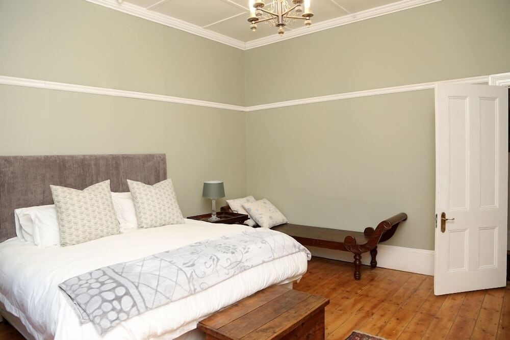 Фото Newington Place