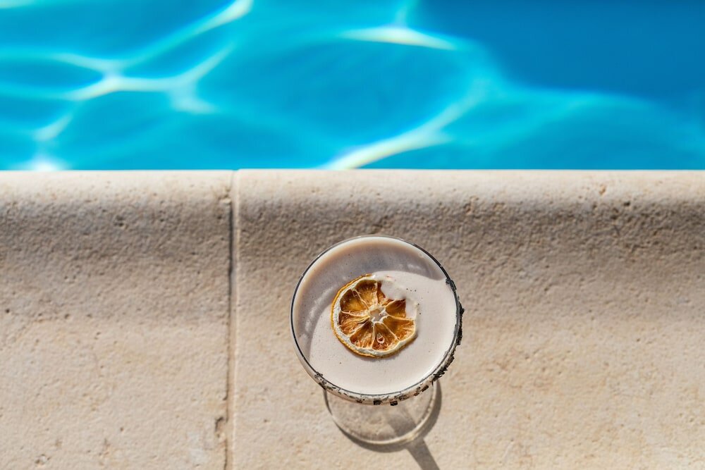 Фото Athina Studios & Suites