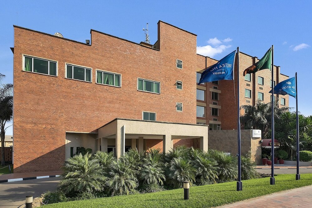 Фото отеля 1