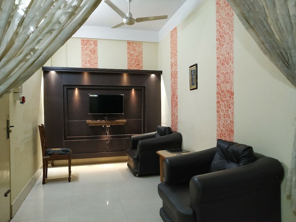 Фото Hotel Centre Point Tezpur