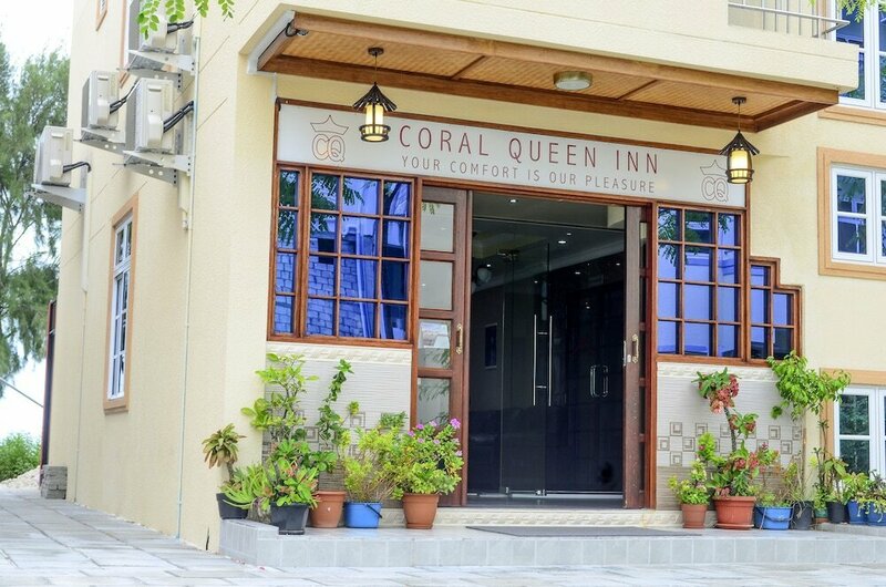 Гостиница Coral Queen Inn в Мале