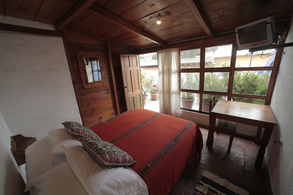 Фото Yellow House - Hostel