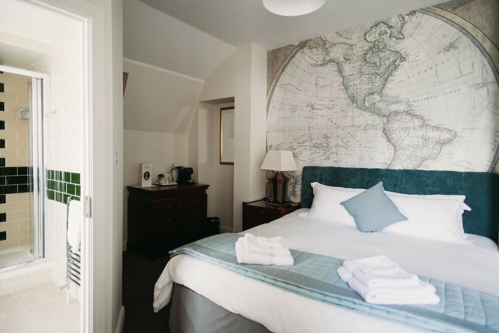 Фото The Captain Cook Hotel