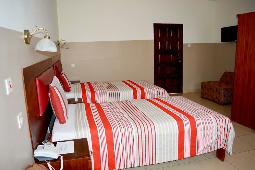 Фото Kunta Kinte