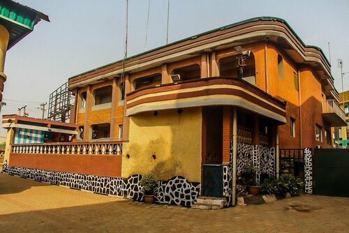 Гостиница Divine Fountain Ajao в Лагосе