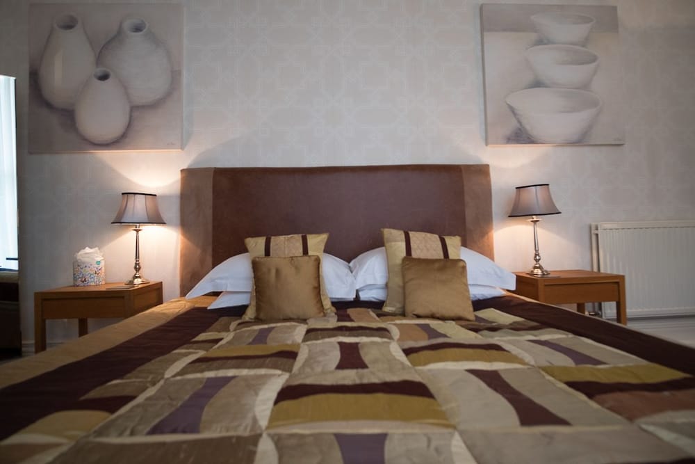 Фото Lypiatt House Hotel