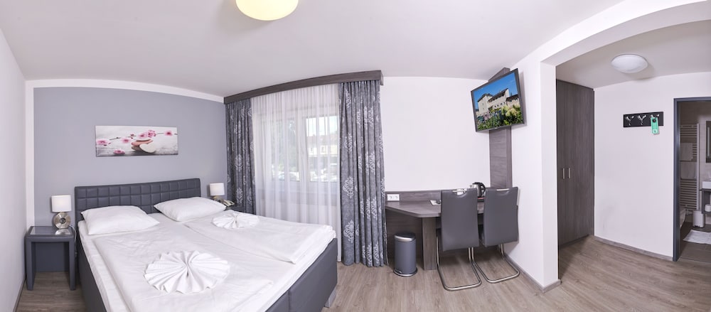 Фото Hotel Ganslhof