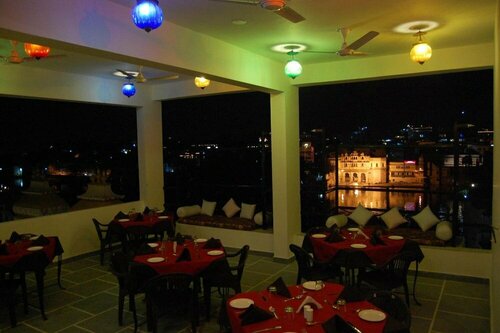 Внешний вид отеля Hotel Gaj Vilas в Удайпуре, фото 2