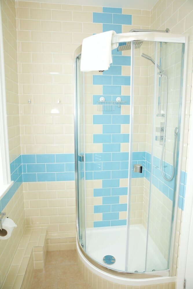 Фото The Captain Cook Hotel