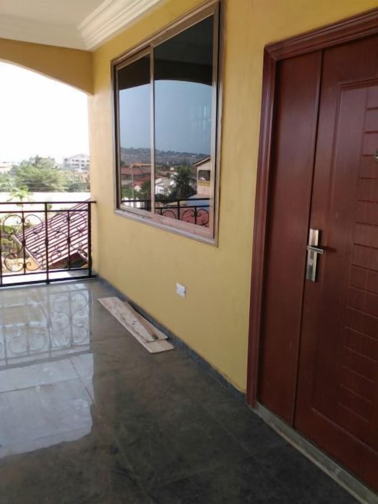 Фото Sweetwater Guest House