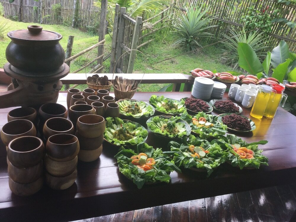 Фото Sheridan Organic Farm and Eco Village