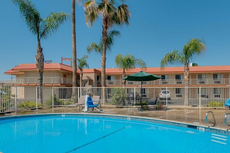 Гостиница Vagabond Inn Bakersfield North в Бэйкерсфилде