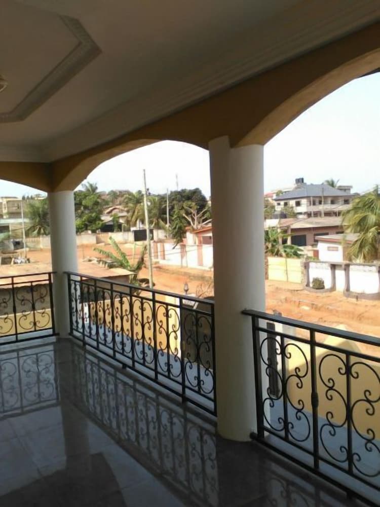 Фото Sweetwater Guest House