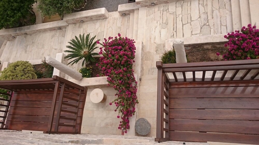 Фото Lithos Traditional Houses