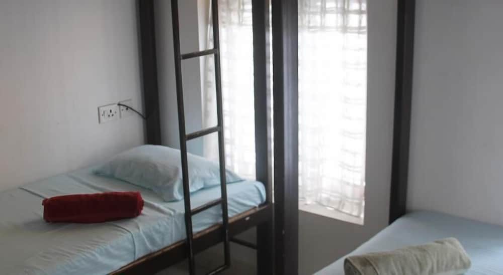 Фото Two Ducks Hostel