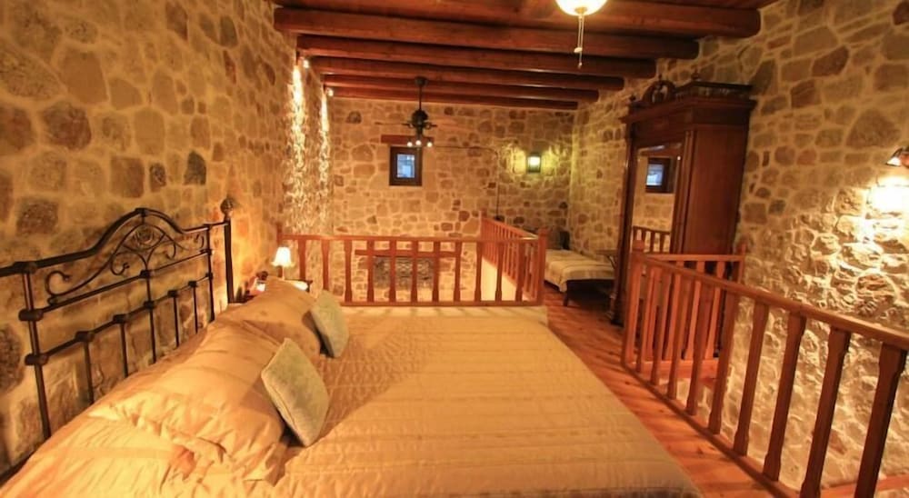 Фото Lithos Traditional Houses