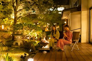 Гостиница Hotel Hoho A hotel overlooking the Echigo Plain and the Yahiko mountain range