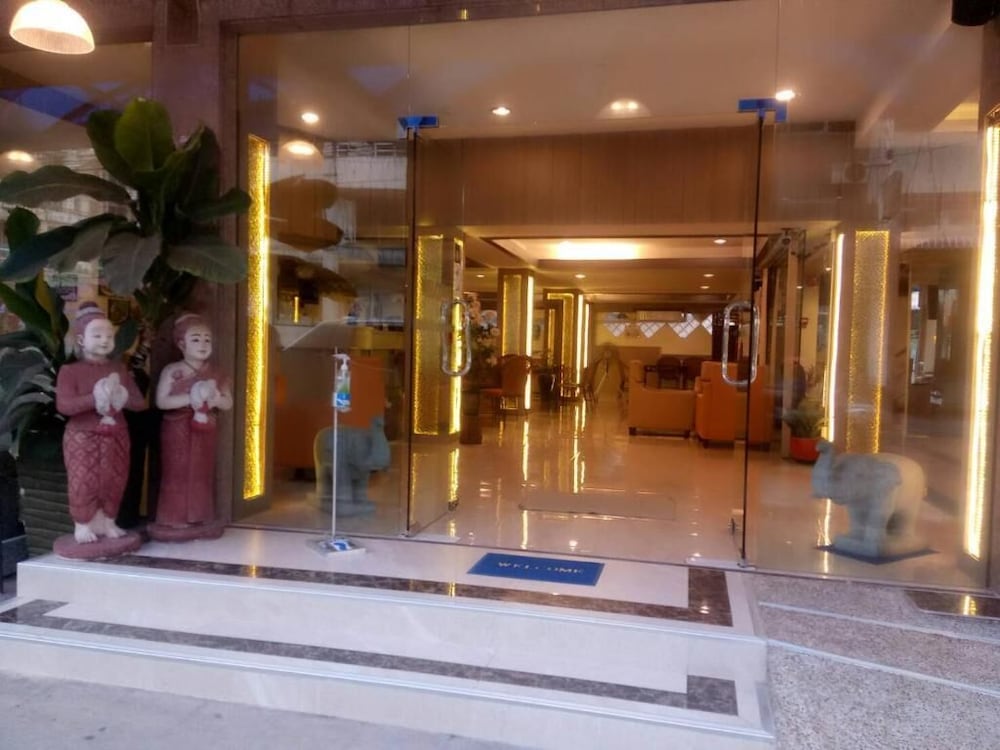 Фото Seaview Hotel Sriracha