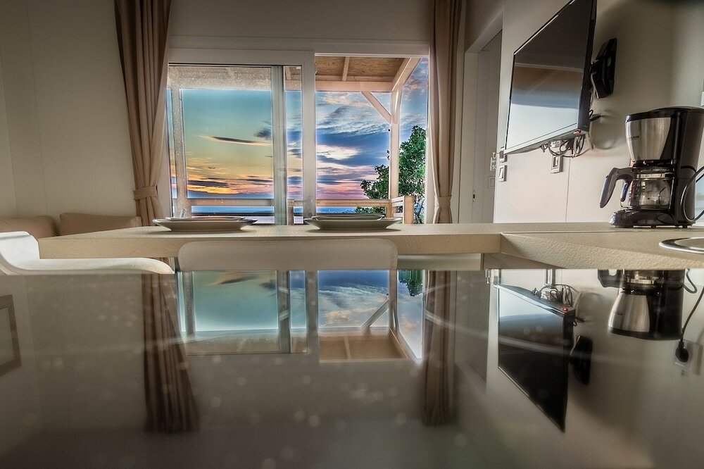 Фото Mediteran kamp Mobile Homes in Camping Klenovica